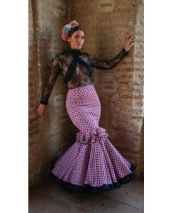 Conjunto rosa lunar negro con blusa encaje